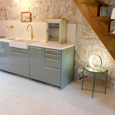 Bezauberndes Steinhaus Mit Garten In Der Altstadt Von Rovinj Dış mekan fotoğraf