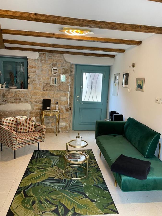 Bezauberndes Steinhaus Mit Garten In Der Altstadt Von Rovinj Dış mekan fotoğraf