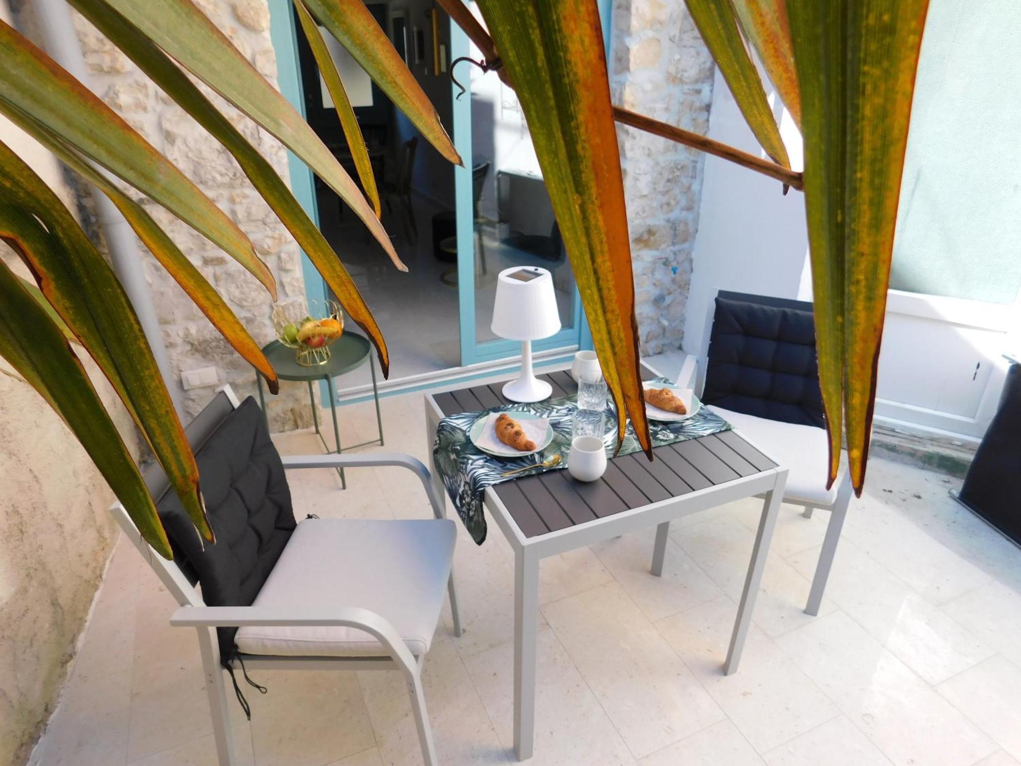 Bezauberndes Steinhaus Mit Garten In Der Altstadt Von Rovinj Dış mekan fotoğraf