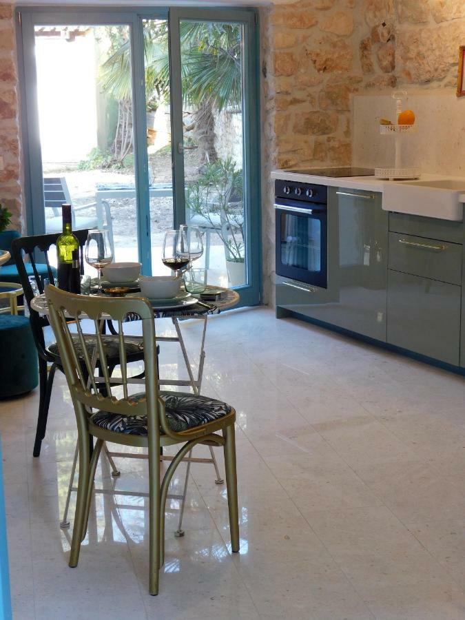 Bezauberndes Steinhaus Mit Garten In Der Altstadt Von Rovinj Dış mekan fotoğraf