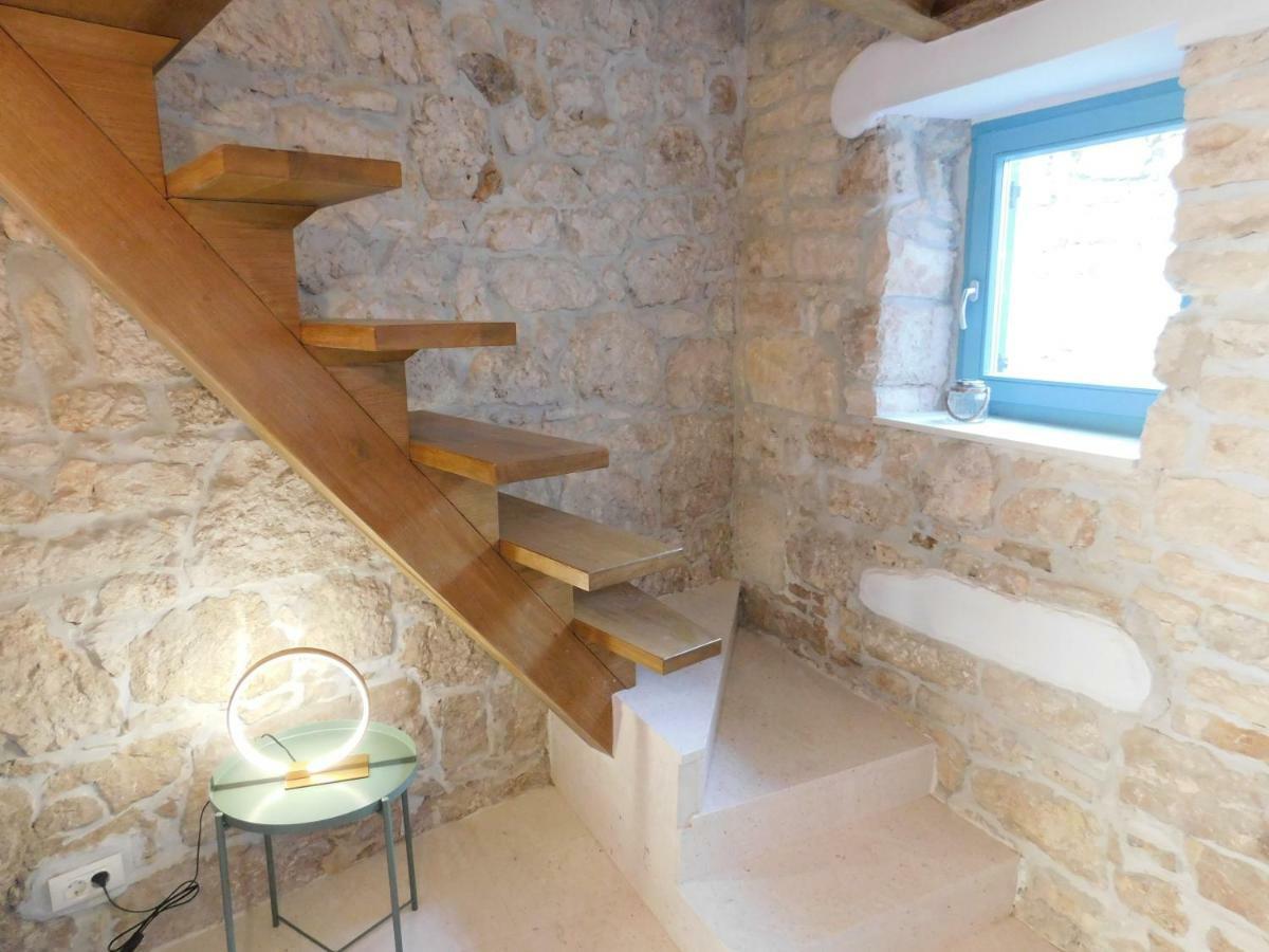 Bezauberndes Steinhaus Mit Garten In Der Altstadt Von Rovinj Dış mekan fotoğraf